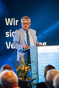 Dr. Rüdiger Schott: „Noch können wir den Sicherstellungsauftrag auch im ländlichen Raum vollumfänglich erfüllen. Damit das auch in Zukunft so bleibt, brauchen wir aber eine Verbesserung der Rahmenbedingungen auf Bundesebene."